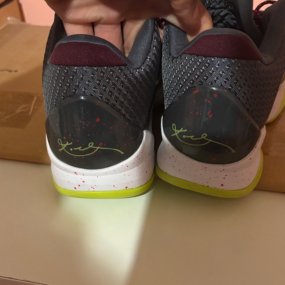 Kobe 5 Size 8 - image 6